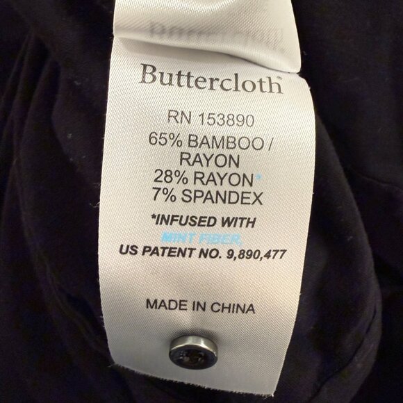 Buttercloth Motif in Icy Bamboo Size XL Oversized Fit - Picture 8 of 8